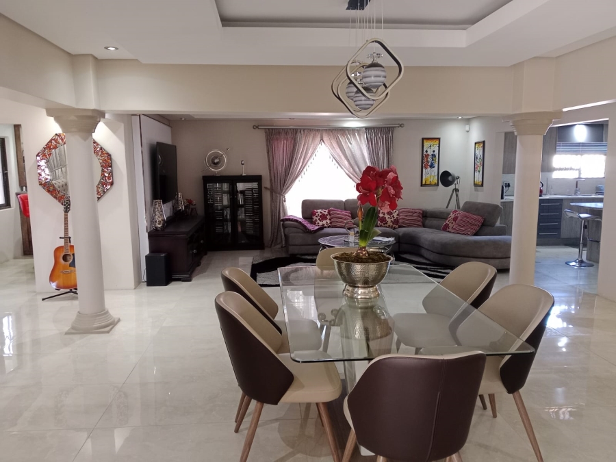 4 Bedroom Property for Sale in Flamingo Park Free State
